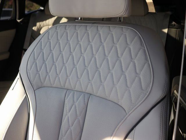 New 2026 BMW X6 M60i image 9