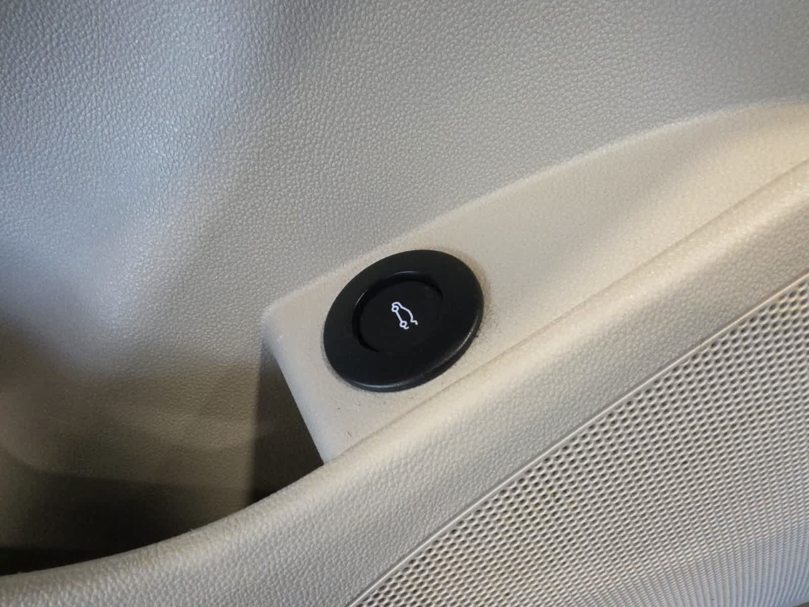 Used 2018 Buick LaCrosse Premium w/ Driver Confidence Package #2 FWD image 20