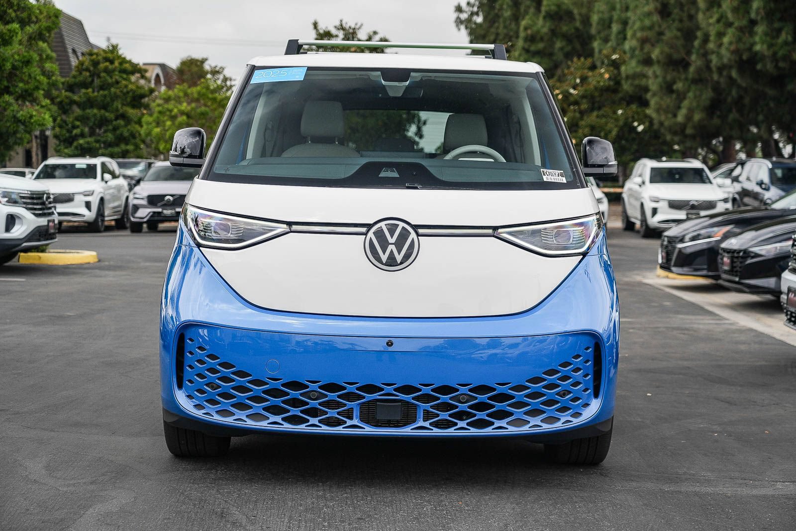 Certified 2025 Volkswagen ID. Buzz 1st Edition RWD image 5