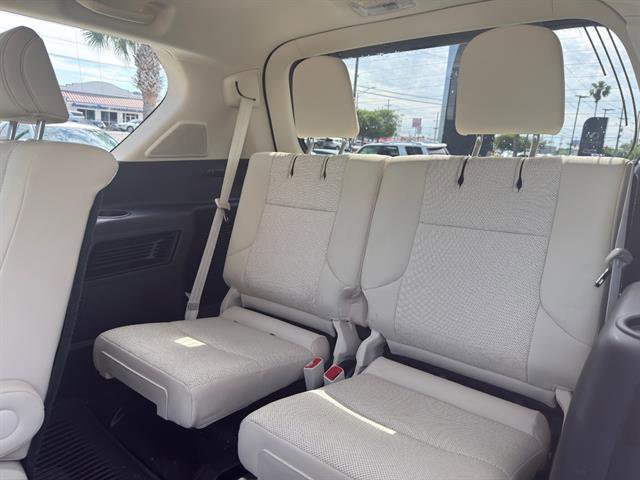 Used 2023 Lexus GX 460 Premium w/ Accessory Package AWD/4WD image 12