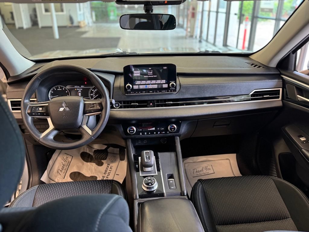 Used 2022 Mitsubishi Outlander ES AWD/4WD image 10