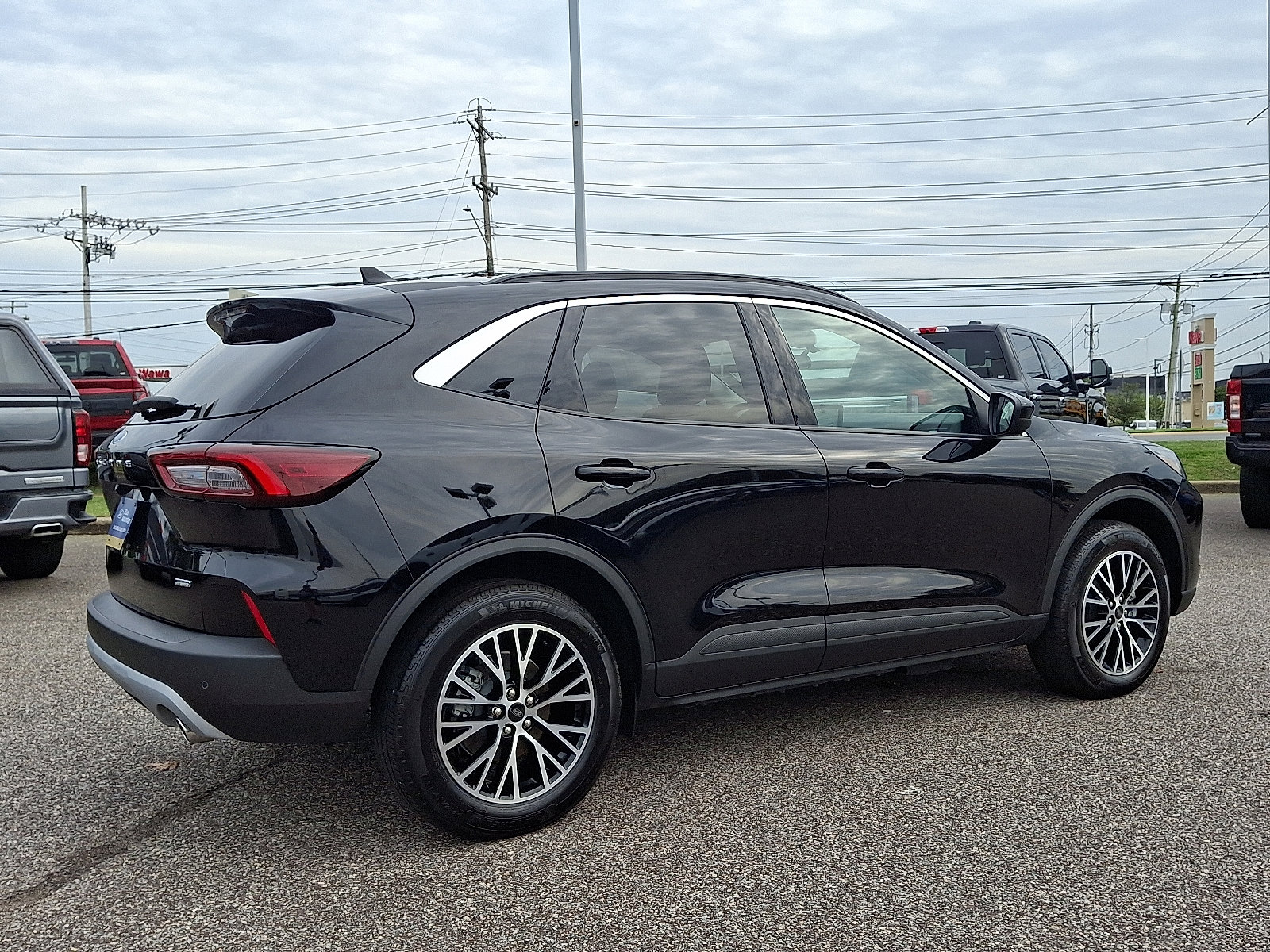 Certified 2024 Ford Escape SE image 11