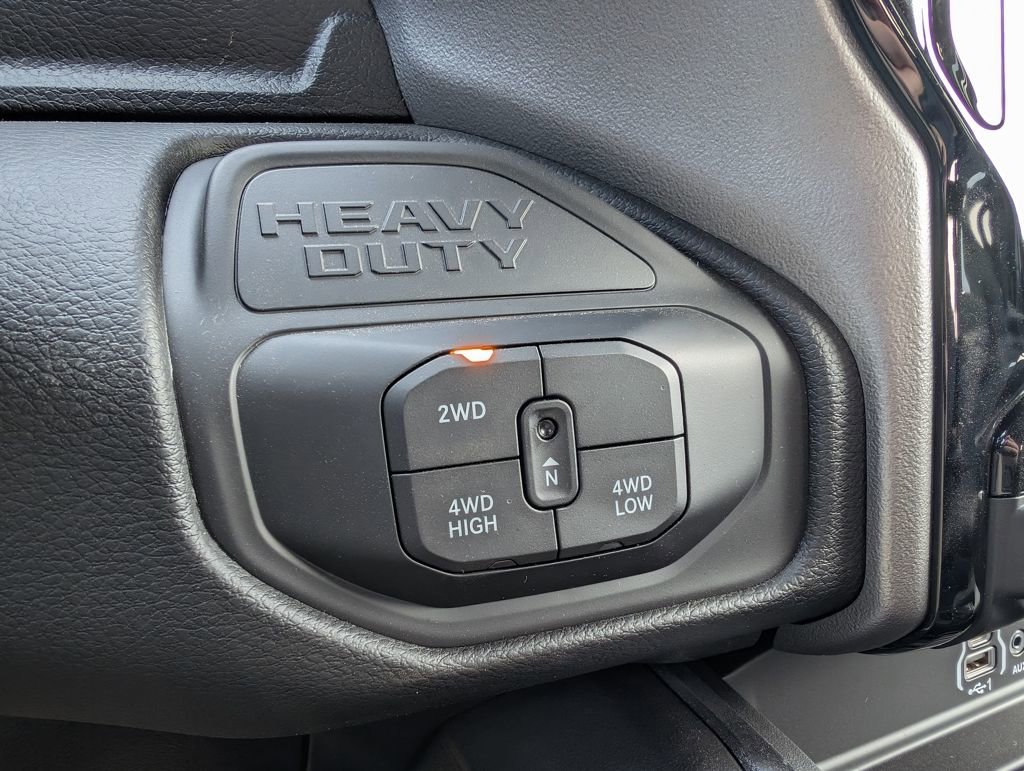 New 2026 RAM 2500 Big Horn AWD/4WD image 32
