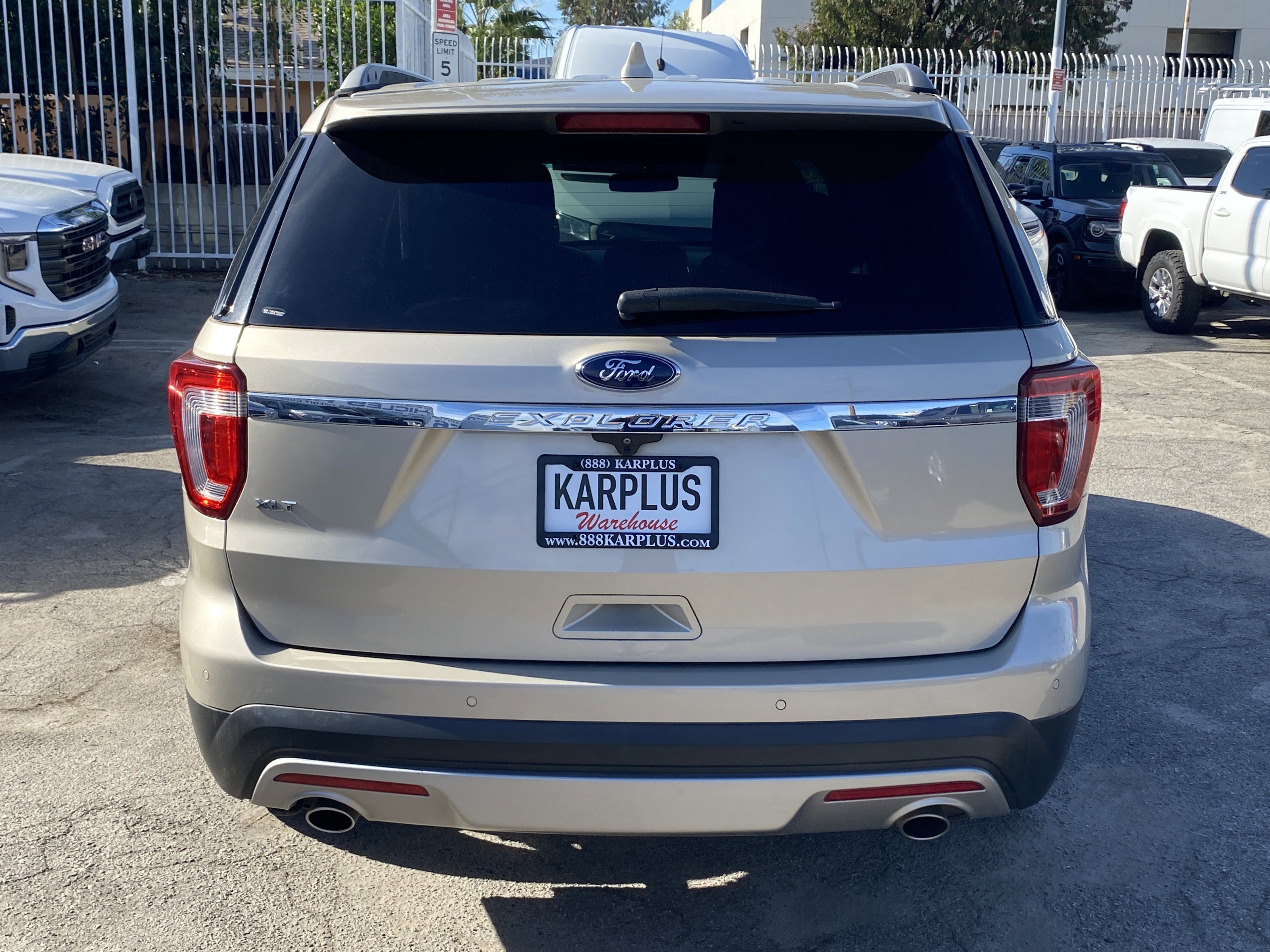 Used 2017 Ford Explorer XLT w/ Equipment Group 201A image 9