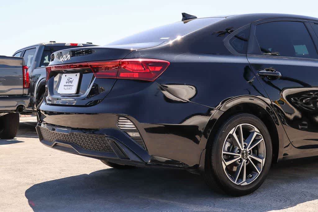 Used 2022 Kia Forte LXS FWD image 9