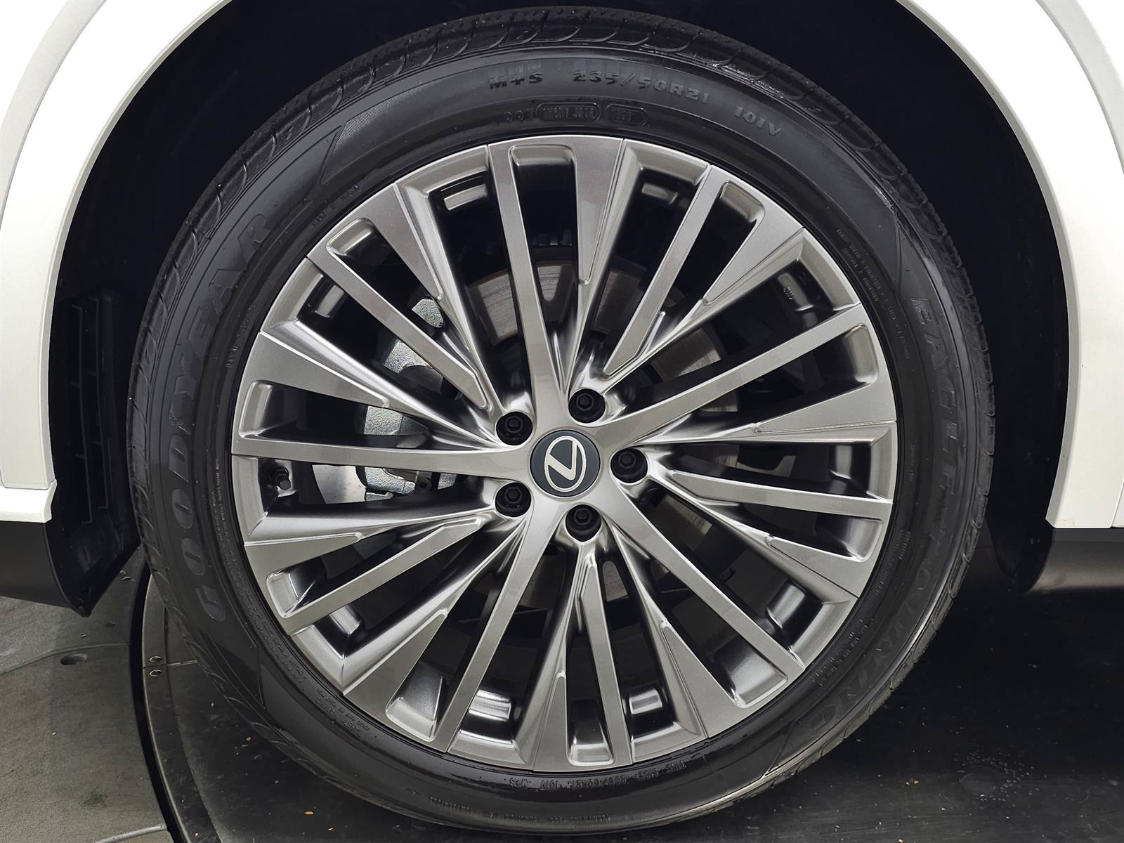 Certified 2026 Lexus RX 350 w/ Convenience Package AWD/4WD image 13