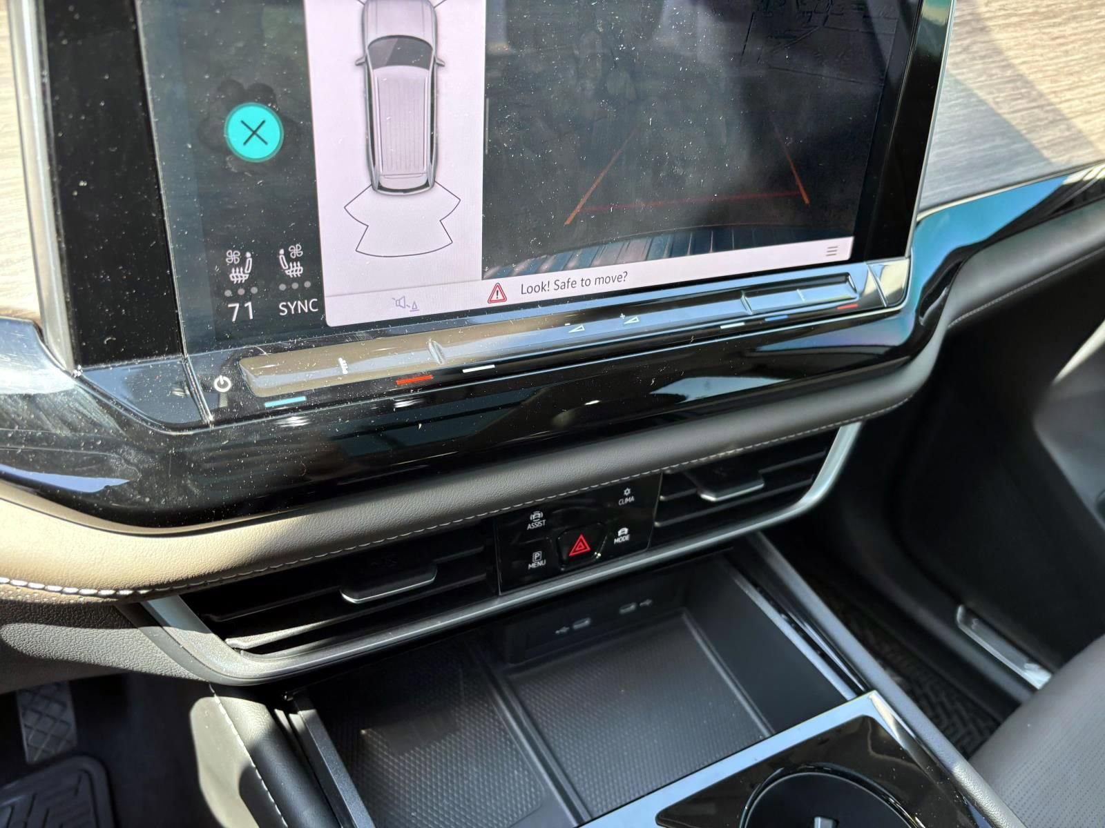 Used 2024 Volkswagen Atlas SEL AWD/4WD image 21