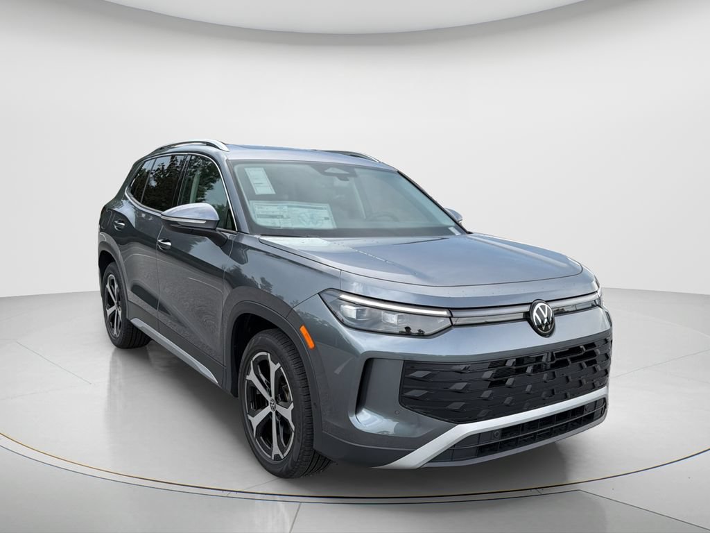 New 2026 Volkswagen Tiguan SE FWD image 3