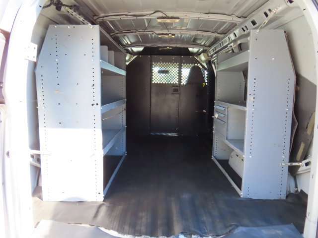 Used 2018 Chevrolet Express 2500 w/ Driver Convenience Package RWD image 5