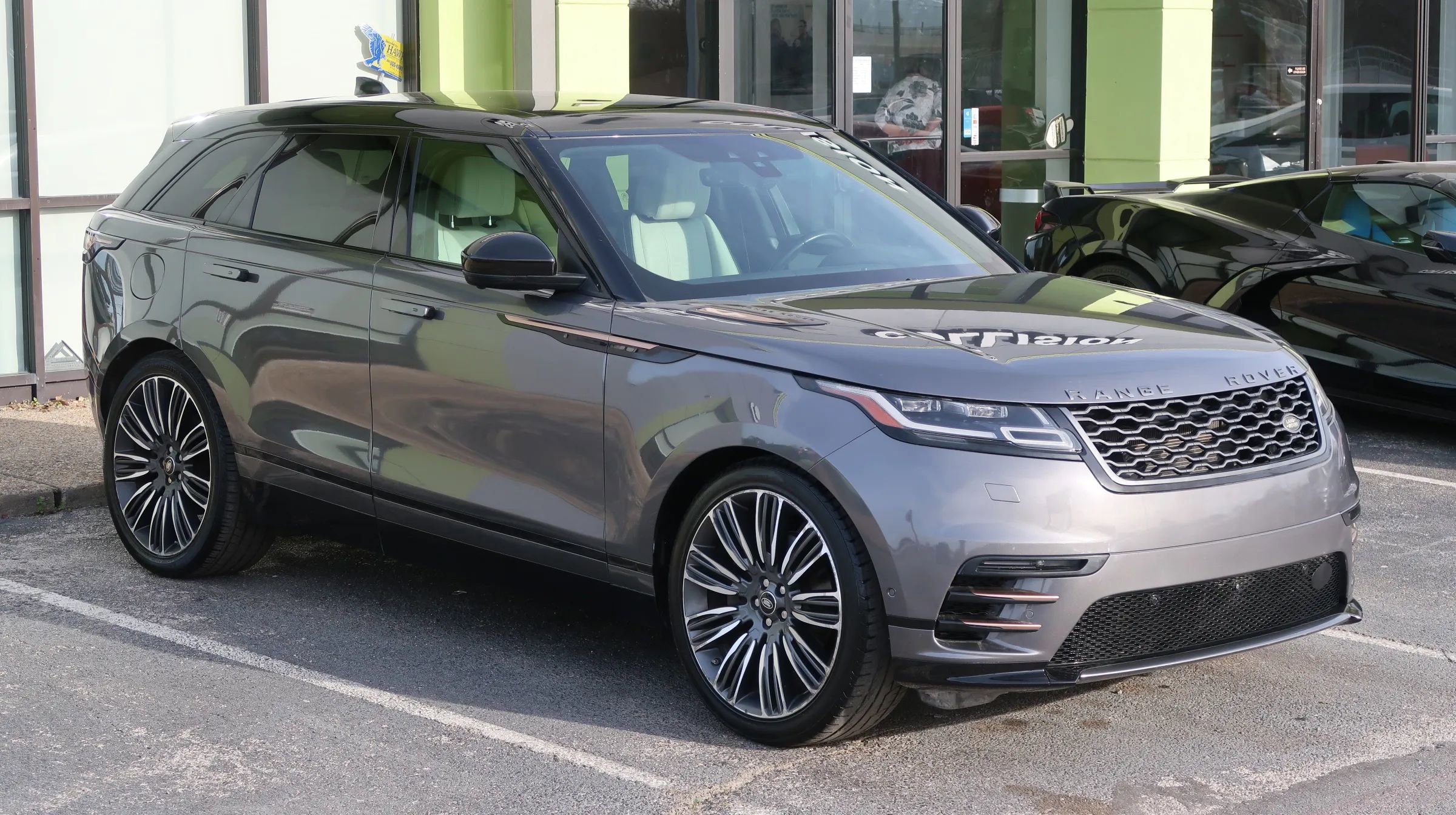 Used 2018 Land Rover Range Rover Velar image 5