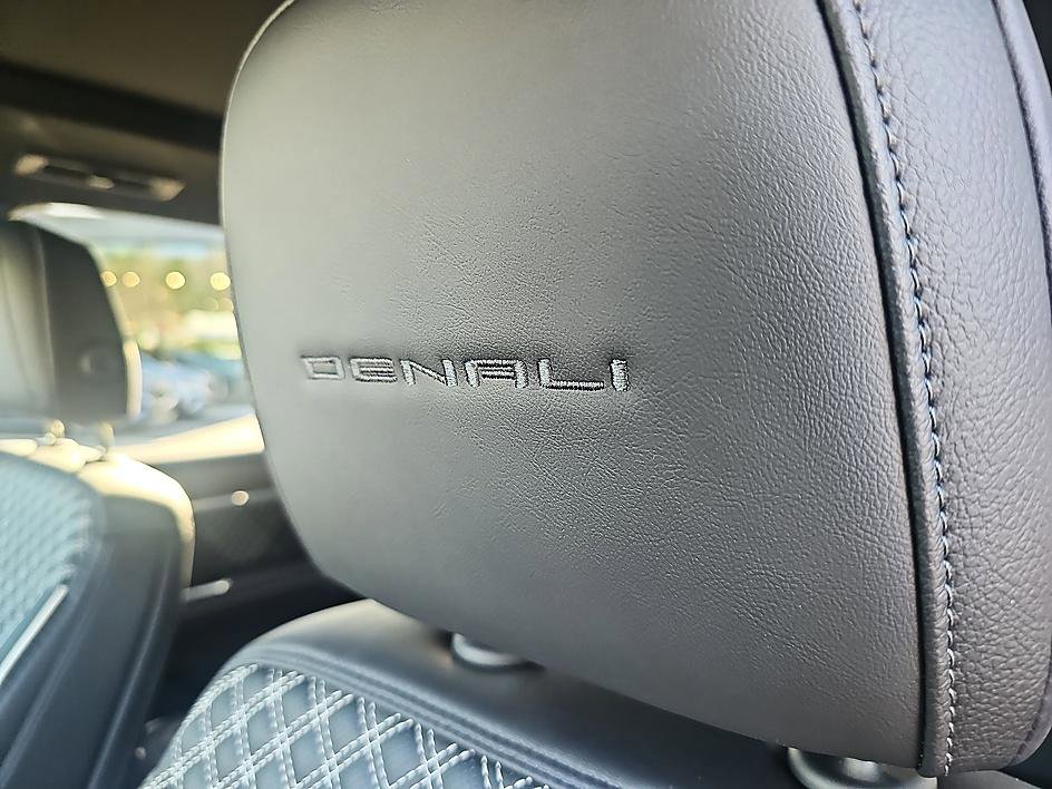 Used 2025 GMC Acadia Denali w/ Super Cruise Package image 15