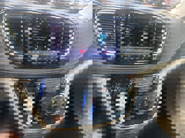 Used 2022 Chrysler Pacifica Touring-L image 20