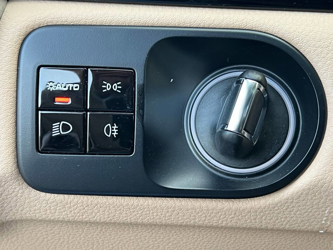 Used 2019 Porsche Cayenne image 27