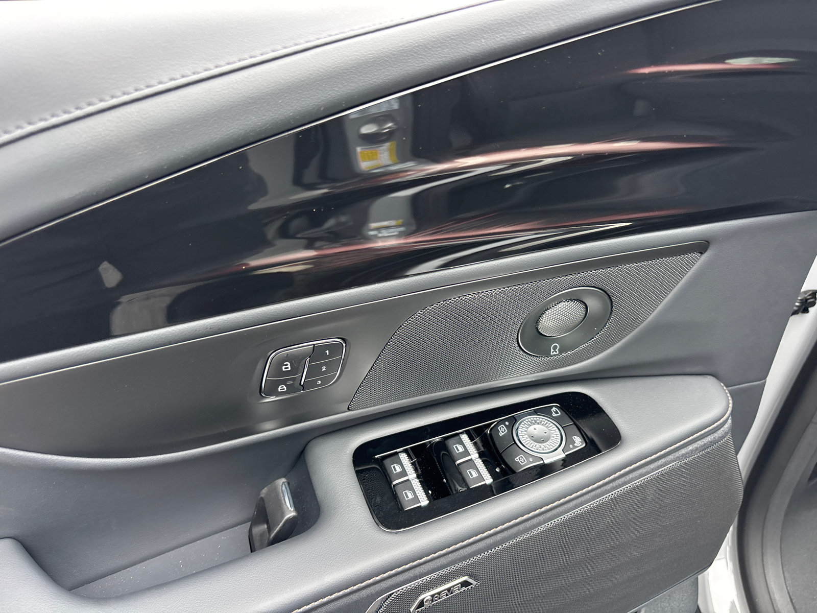 New 2026 Lincoln Nautilus Reserve AWD/4WD image 12