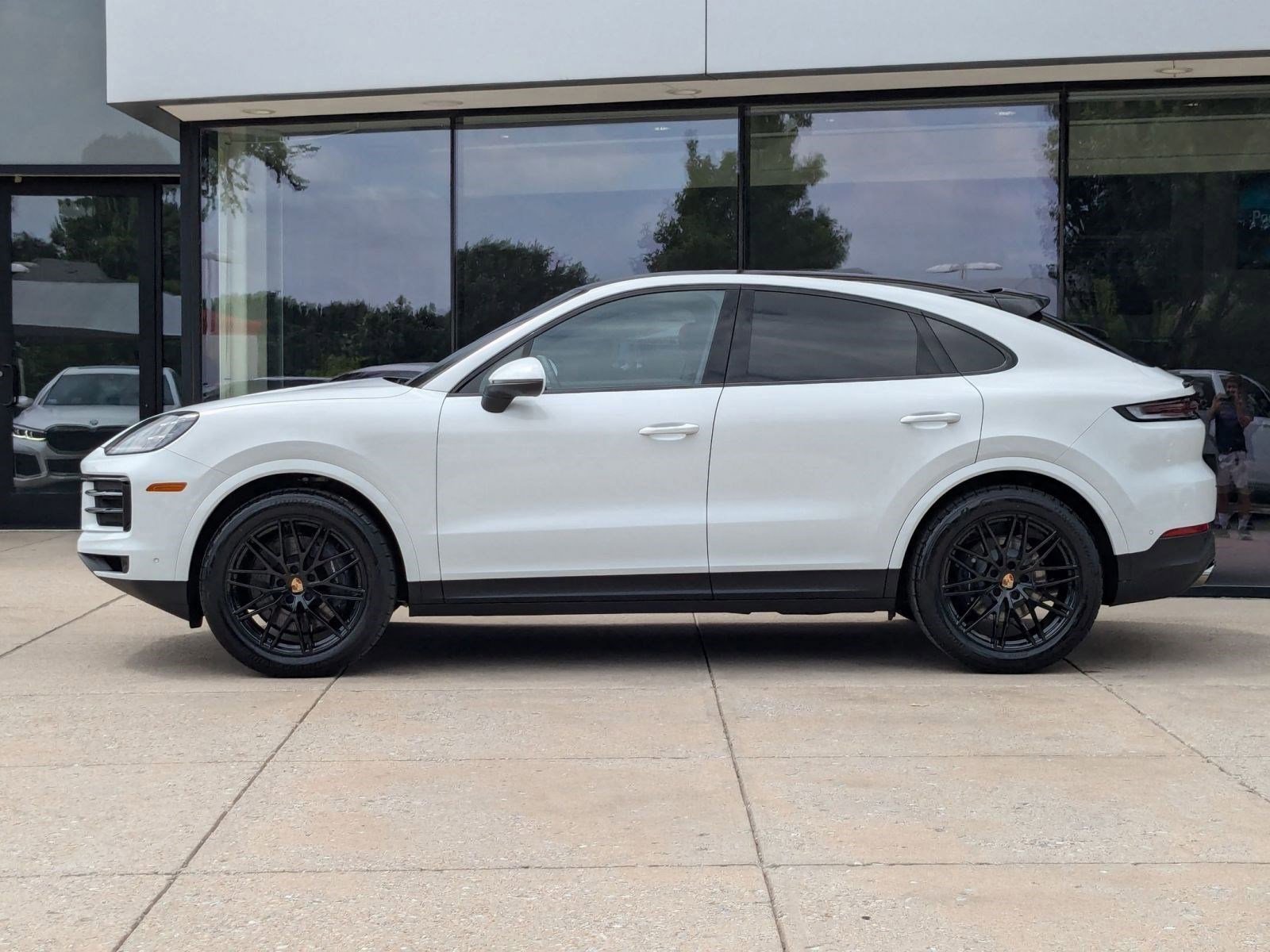 Certified 2025 Porsche Cayenne video 2