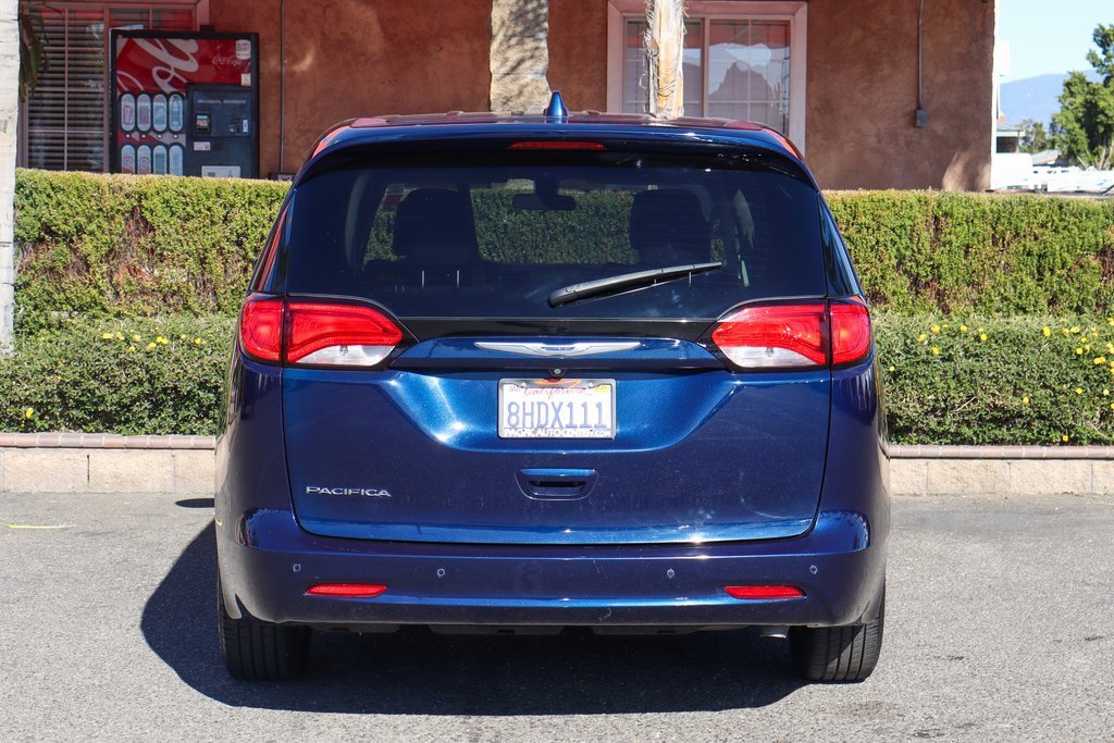 Used 2019 Chrysler Pacifica Touring image 7