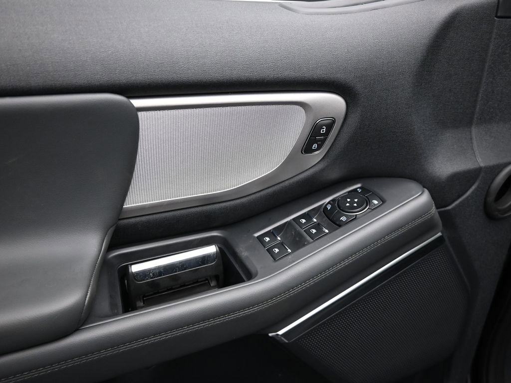 New 2026 Ford Expedition Active image 10