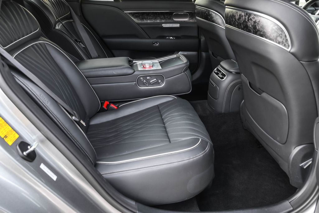 Used 2025 Genesis G90 3.5T image 39