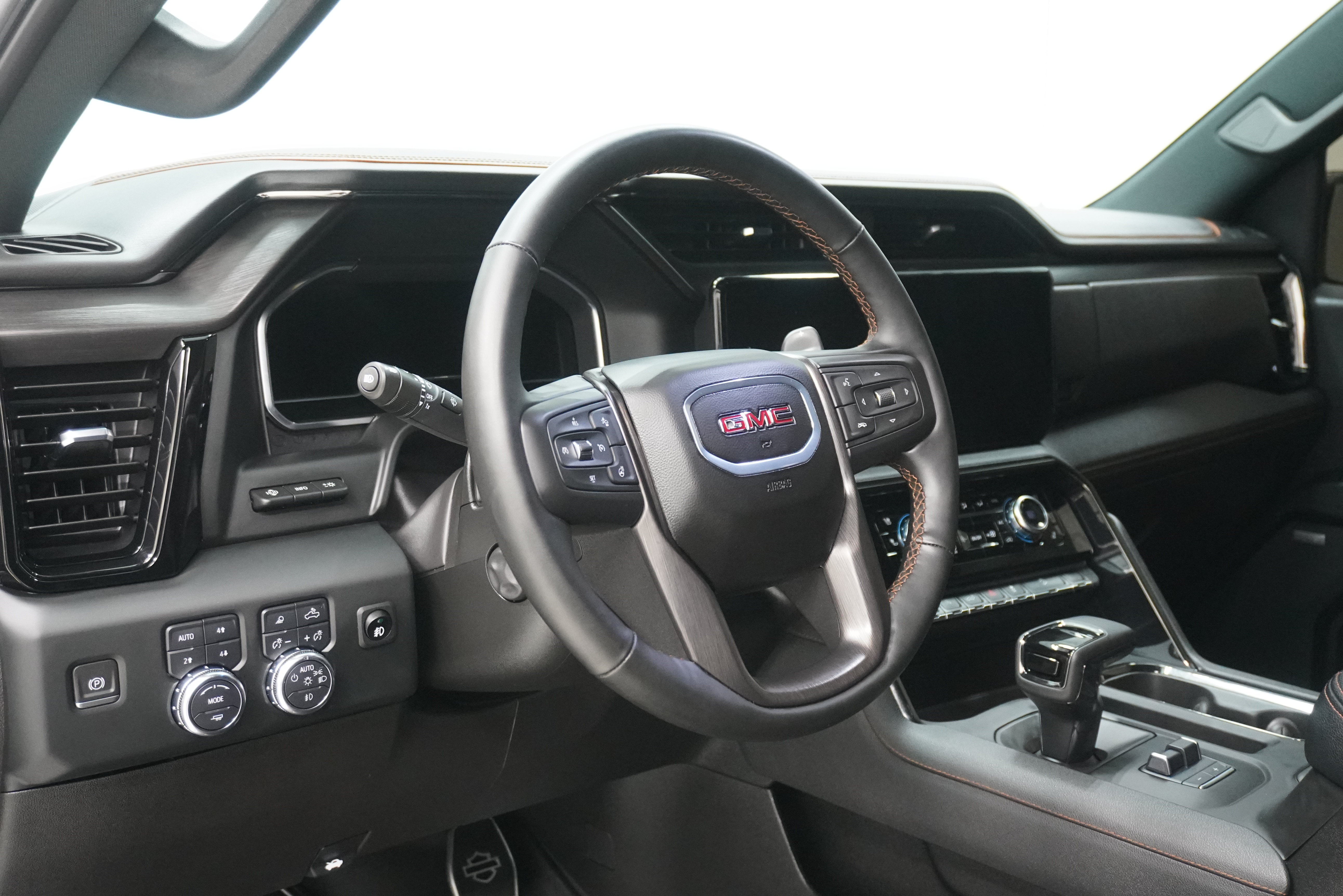 Used 2024 GMC Sierra 1500 AT4 w/ Technology Package AWD/4WD image 15