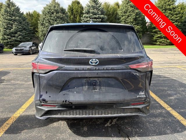 Used 2021 Toyota Sienna XSE FWD image 5