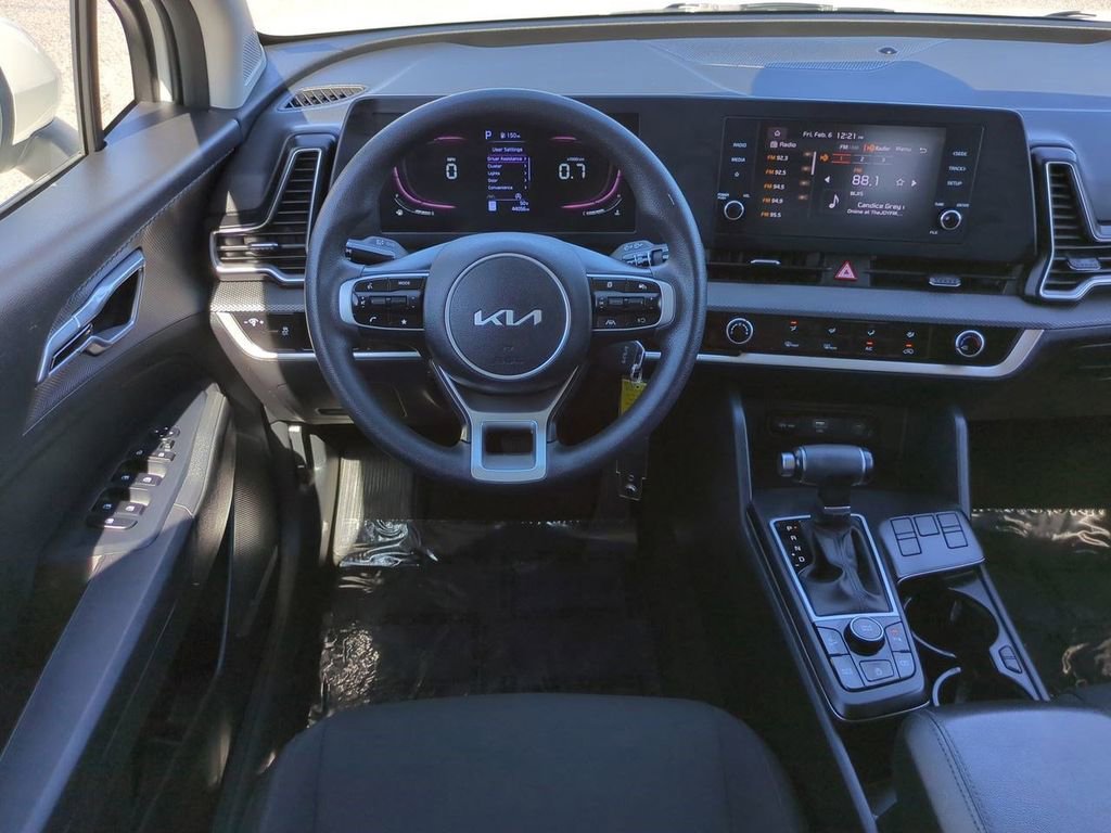 Used 2024 Kia Sportage LX image 16