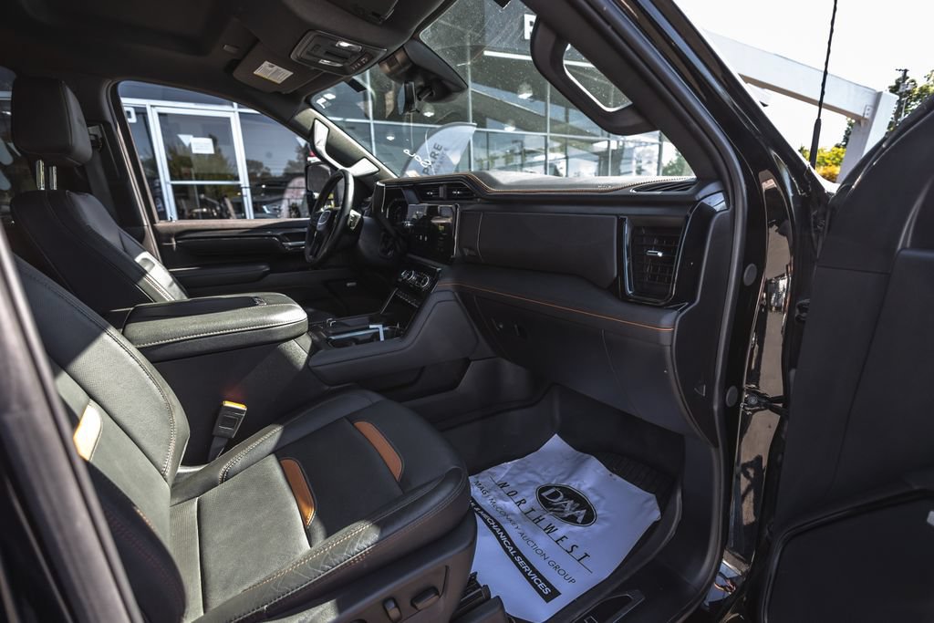 Used 2025 GMC Sierra 3500 AT4 w/ Technology Package AWD/4WD image 26