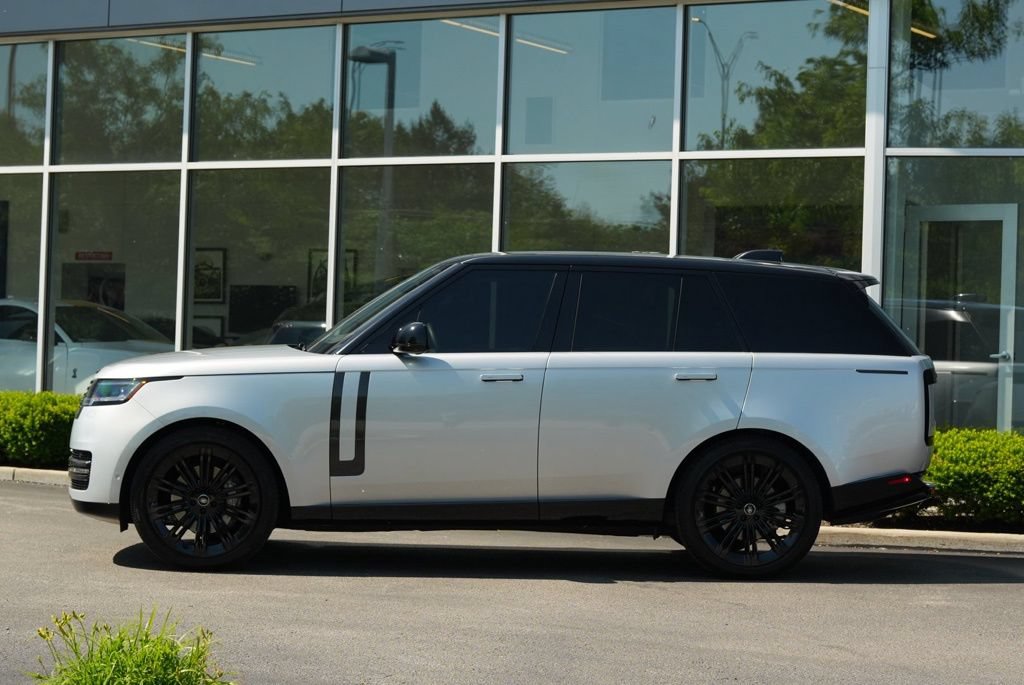 Used 2025 Land Rover Range Rover SE AWD/4WD image 10