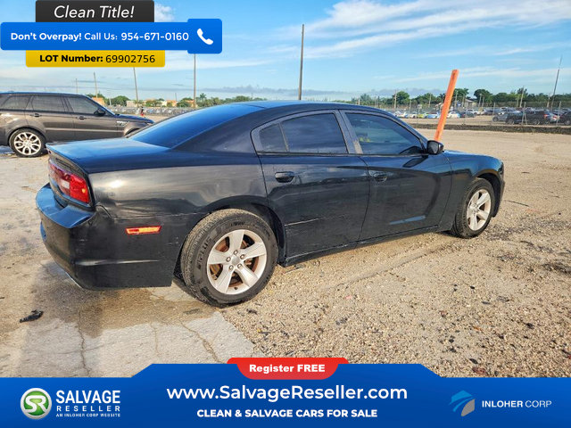 Used 2014 Dodge Charger SE RWD image 4
