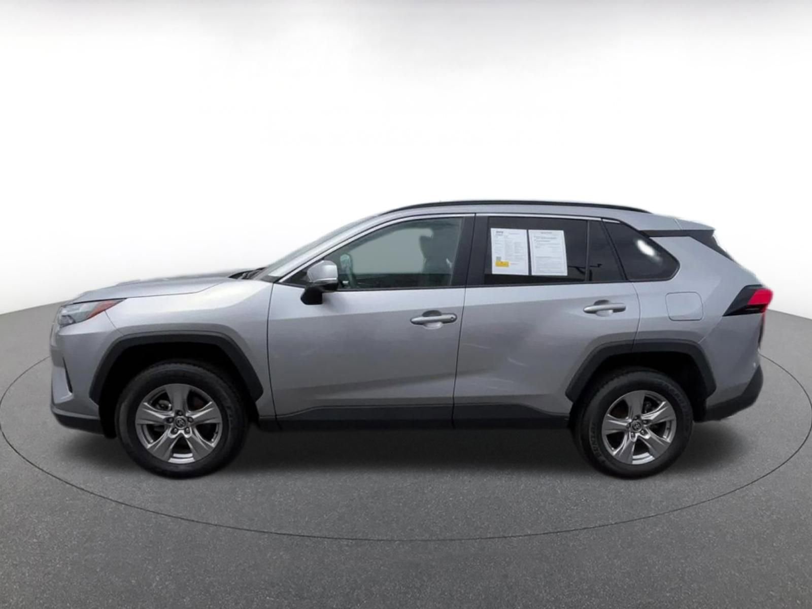 Used 2025 Toyota RAV4 XLE w/ Convenience Package AWD/4WD image 8