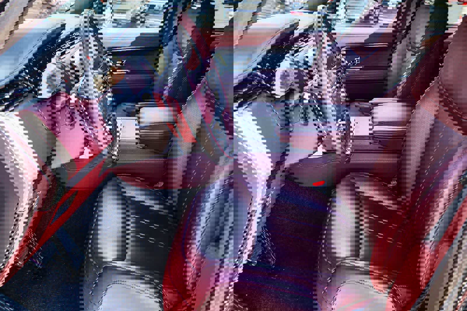 Certified 2024 Land Rover Range Rover SE image 17