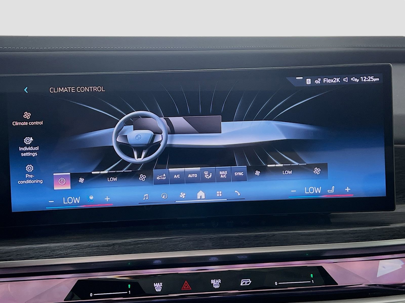 New 2025 BMW 760i xDrive image 19