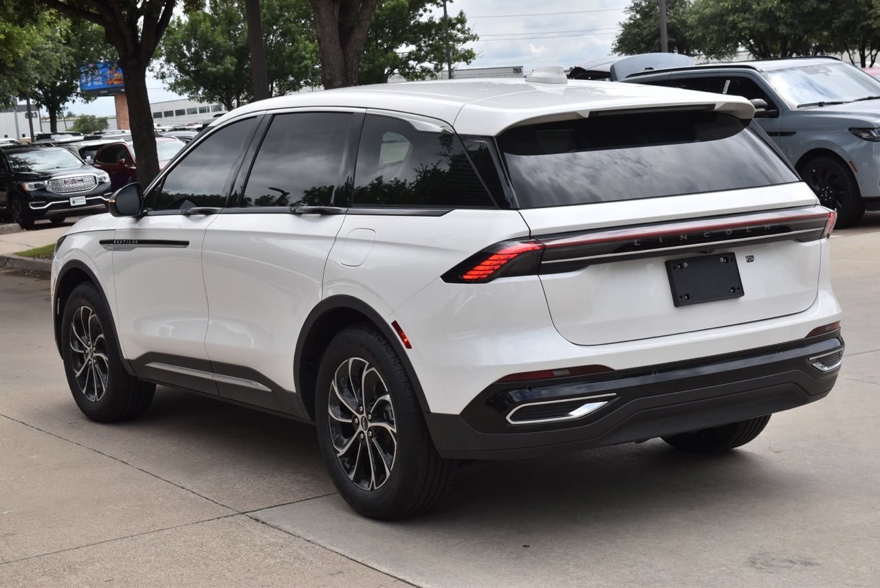 New 2026 Lincoln Nautilus Premier AWD/4WD image 9