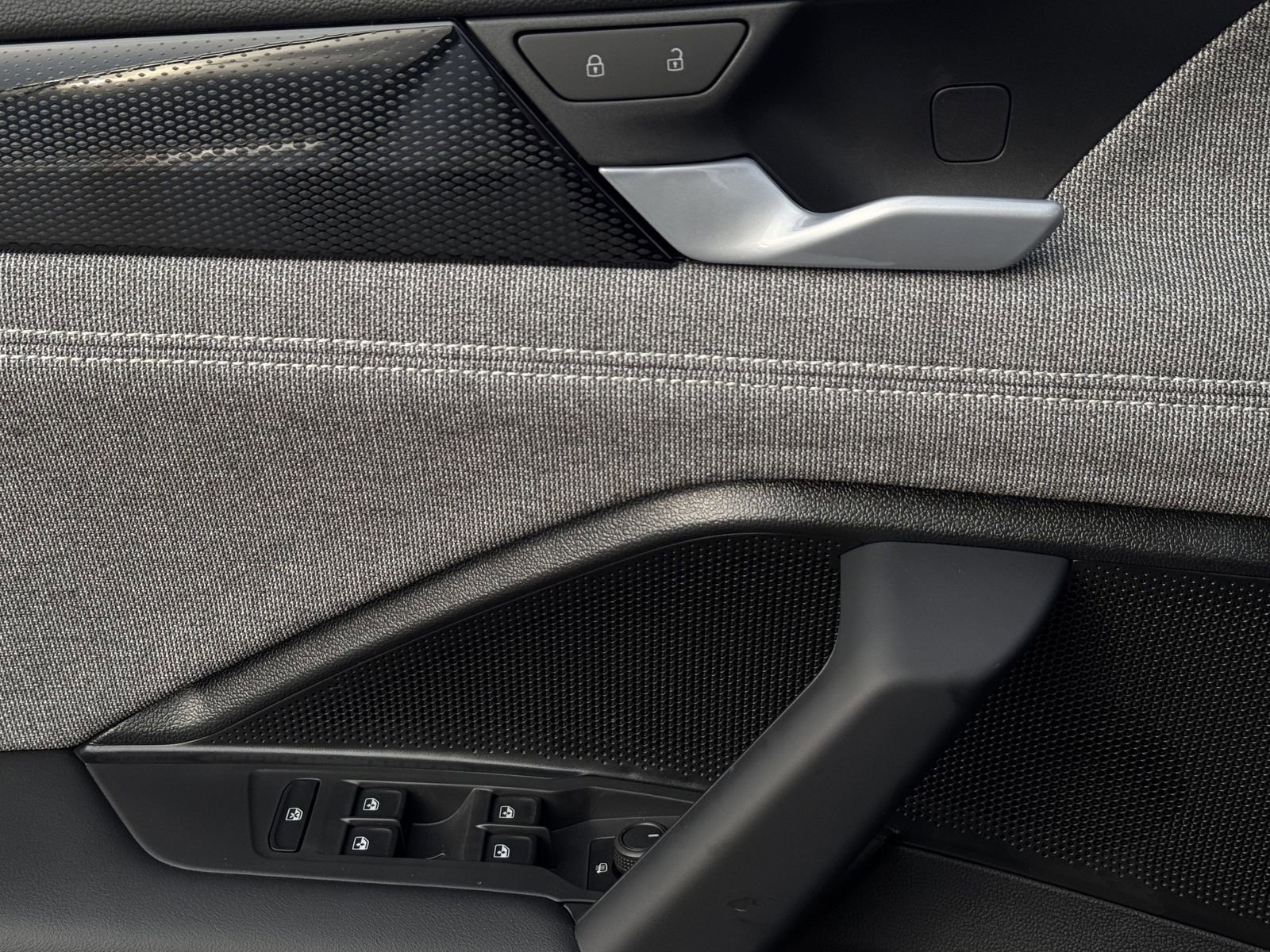 New 2026 Volkswagen Tiguan S image 21