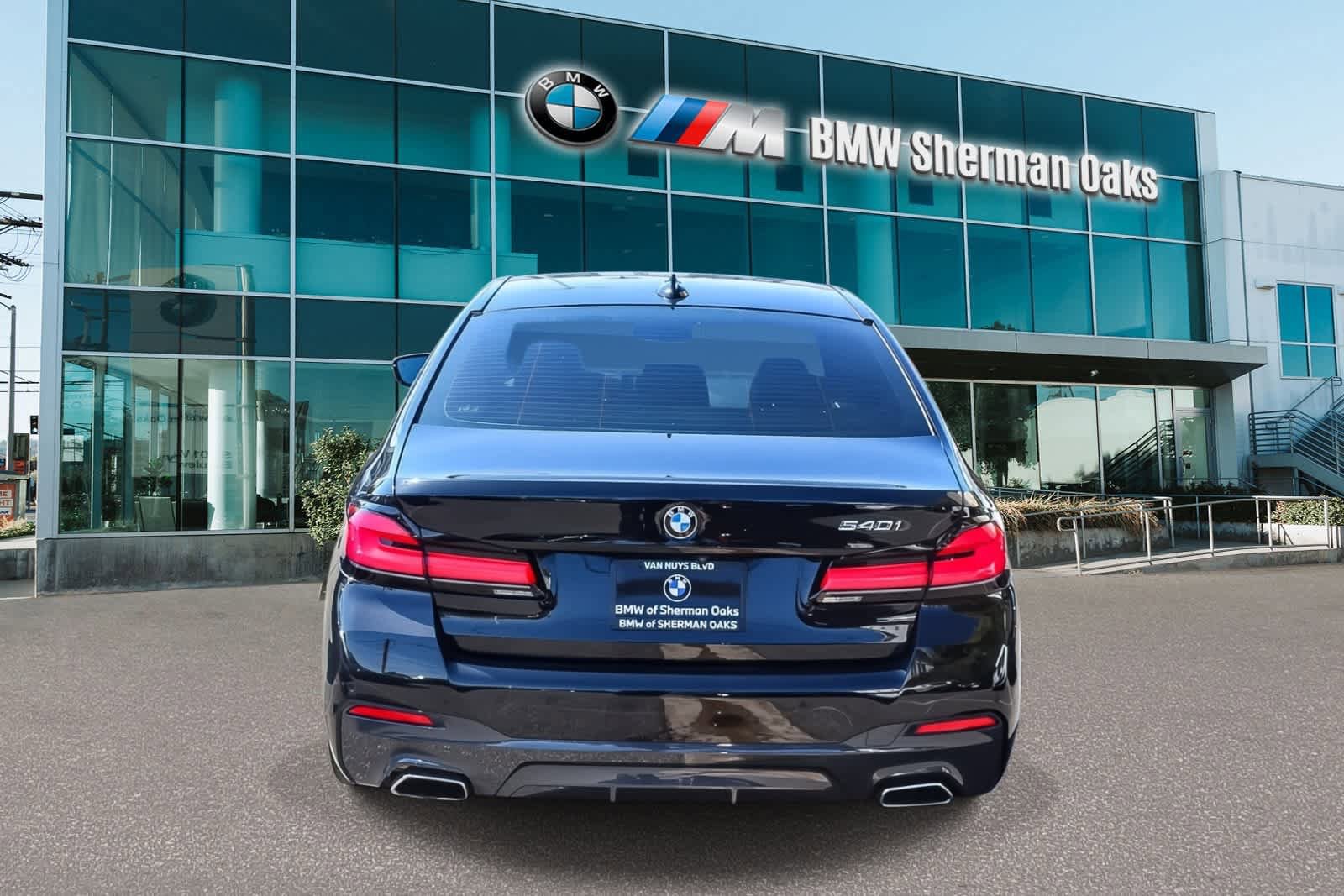 Certified 2023 BMW 540i w/ M Sport Package RWD image 5