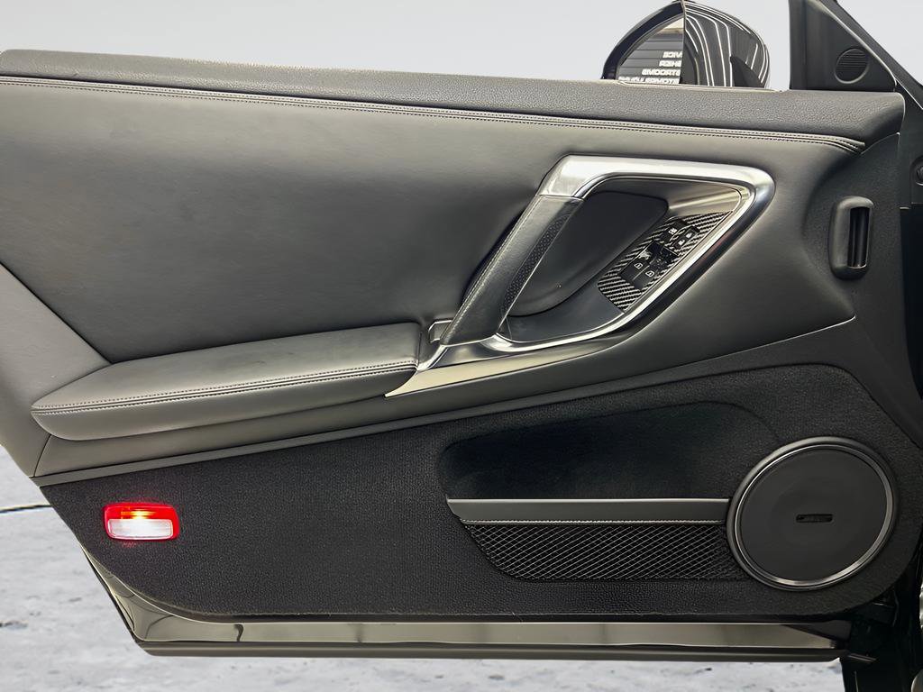 Used 2011 Nissan GT-R Premium image 46