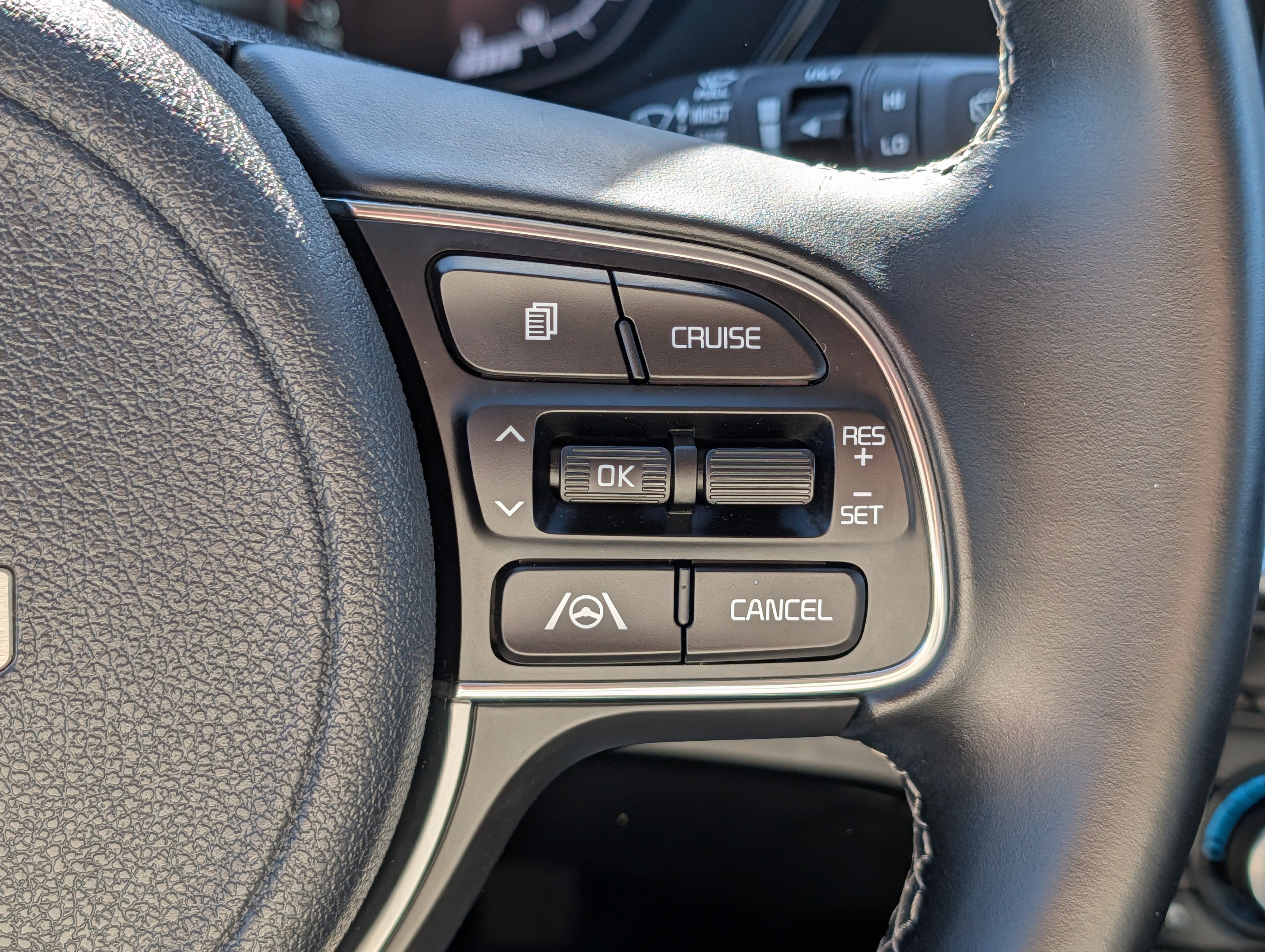 Certified 2022 Kia Niro LXS w/ Digital Cluster Package FWD image 29