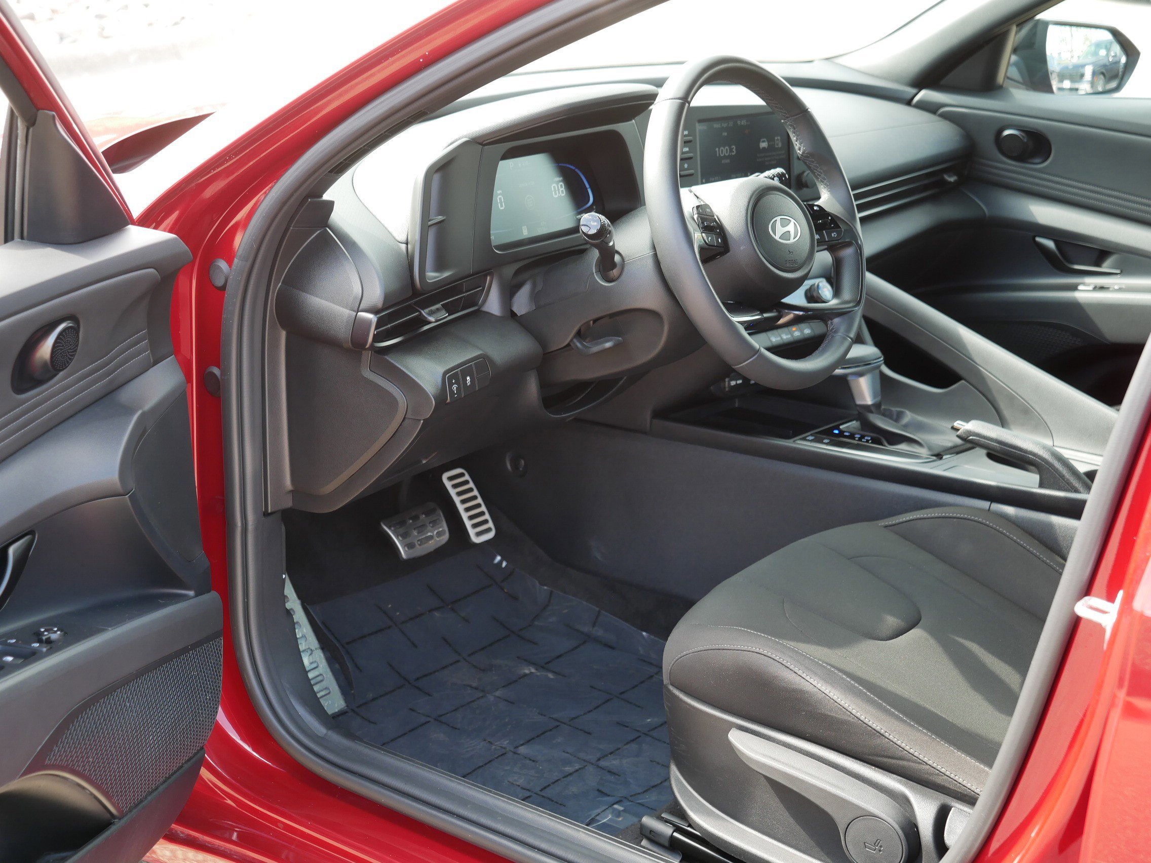 Used 2025 Hyundai Elantra Sport FWD image 11
