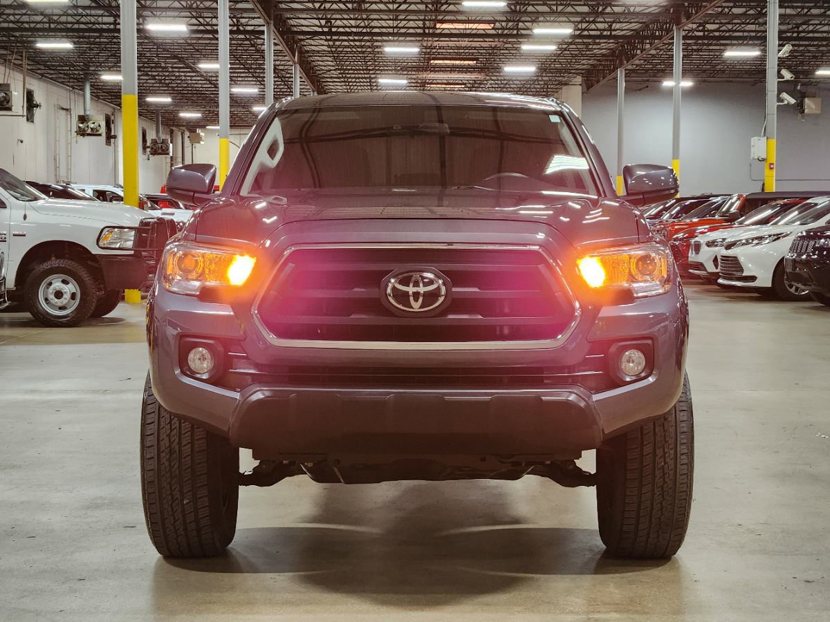 Used 2020 Toyota Tacoma SR5 RWD image 2