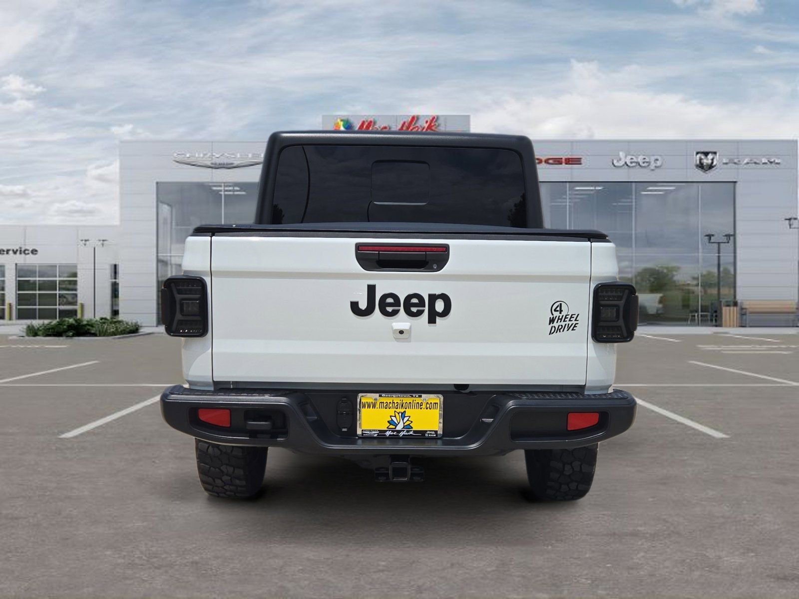 Used 2023 Jeep Gladiator Willys image 4