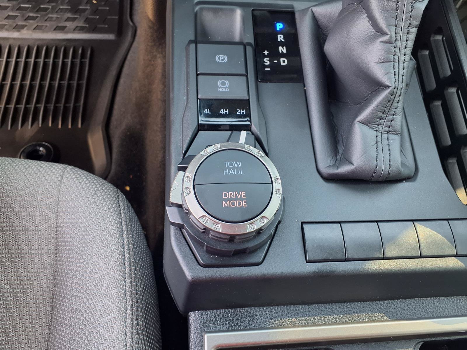 Used 2025 Toyota 4Runner SR5 AWD/4WD image 17