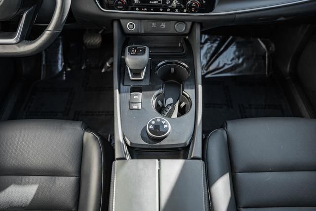 Used 2022 Nissan Rogue SV w/ SV Premium Package image 29