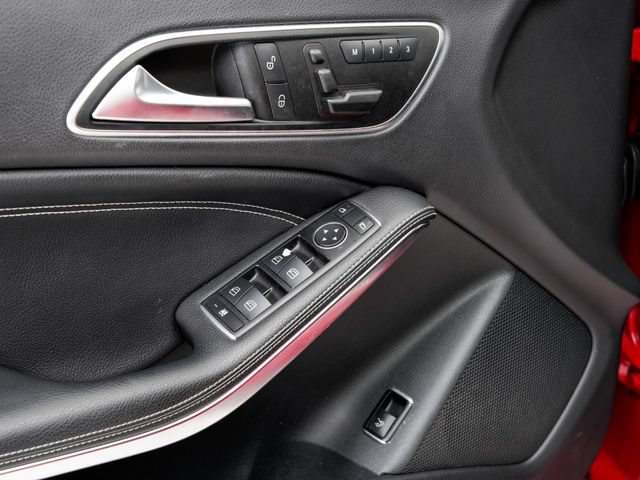 Used 2015 Mercedes-Benz CLA 250 image 8