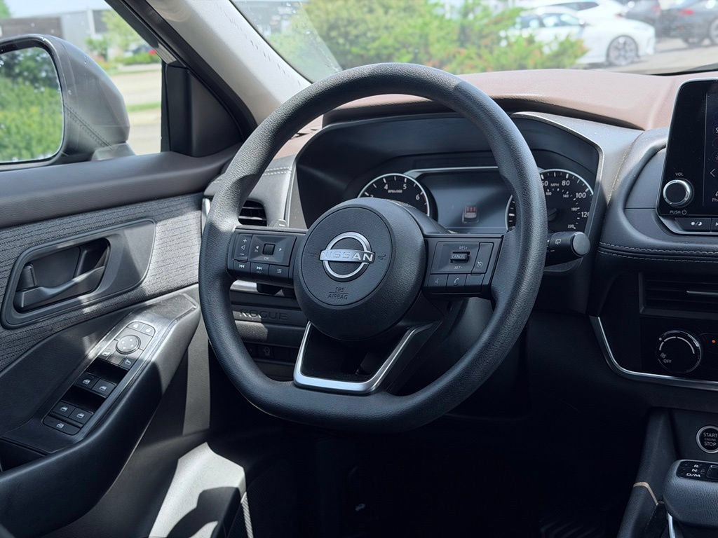 Used 2023 Nissan Rogue S AWD/4WD image 23