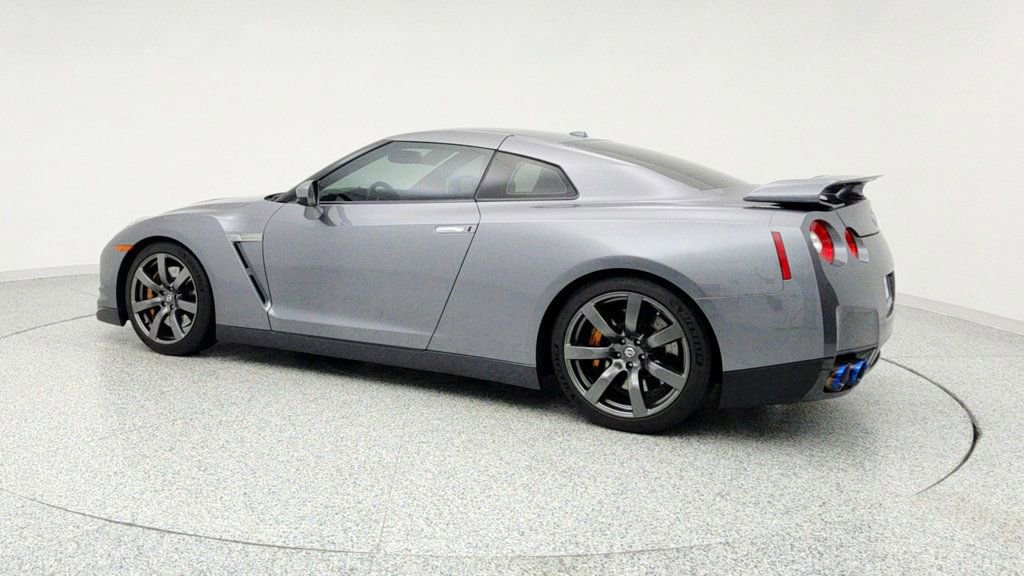 Used 2010 Nissan GT-R Premium image 7