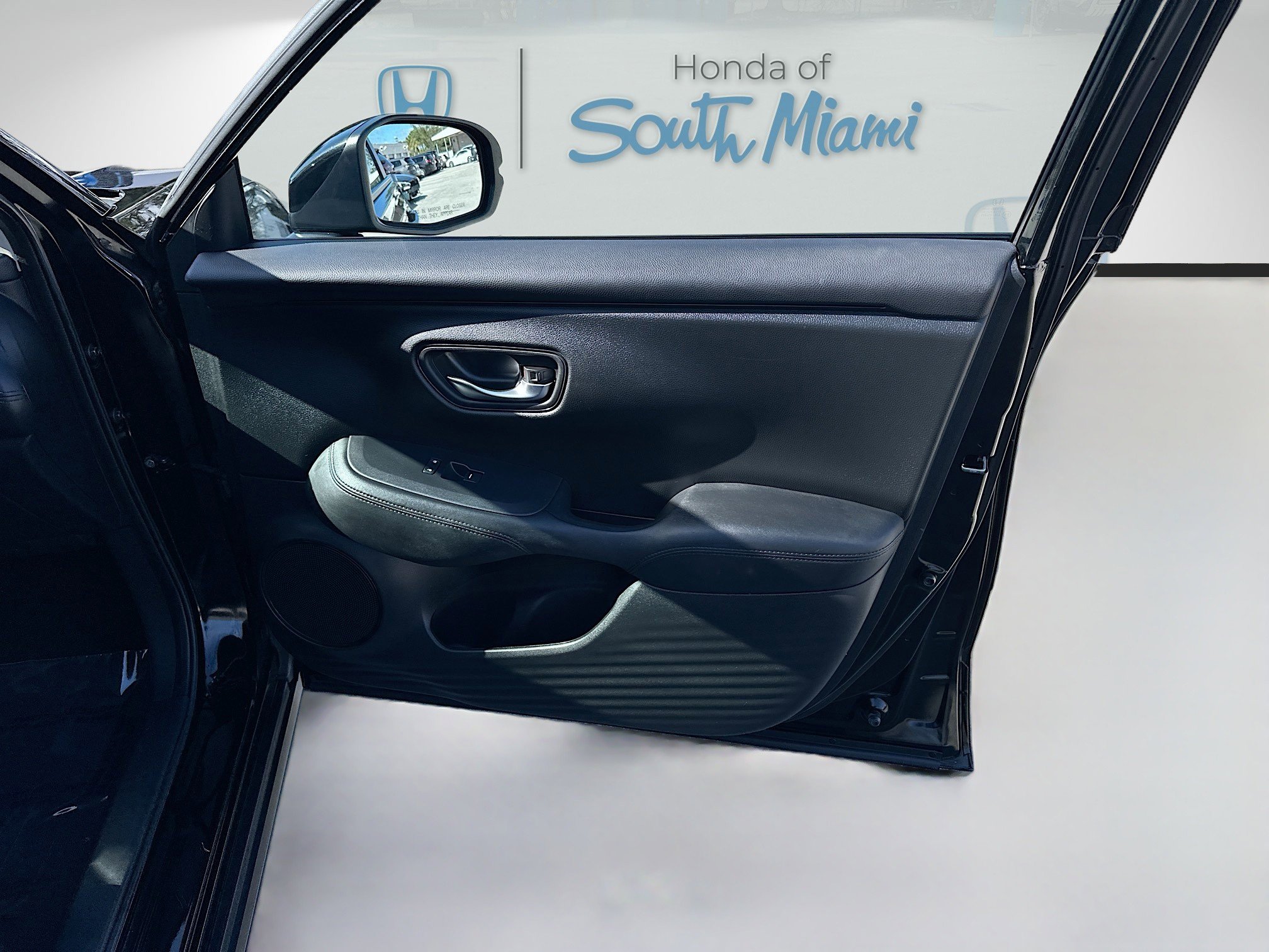 Certified 2023 Honda HR-V LX image 32