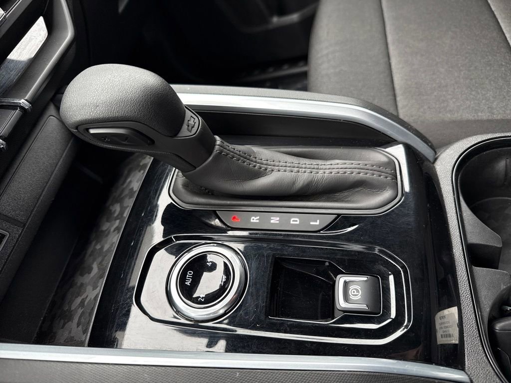 Used 2025 Chevrolet Colorado W/T image 32