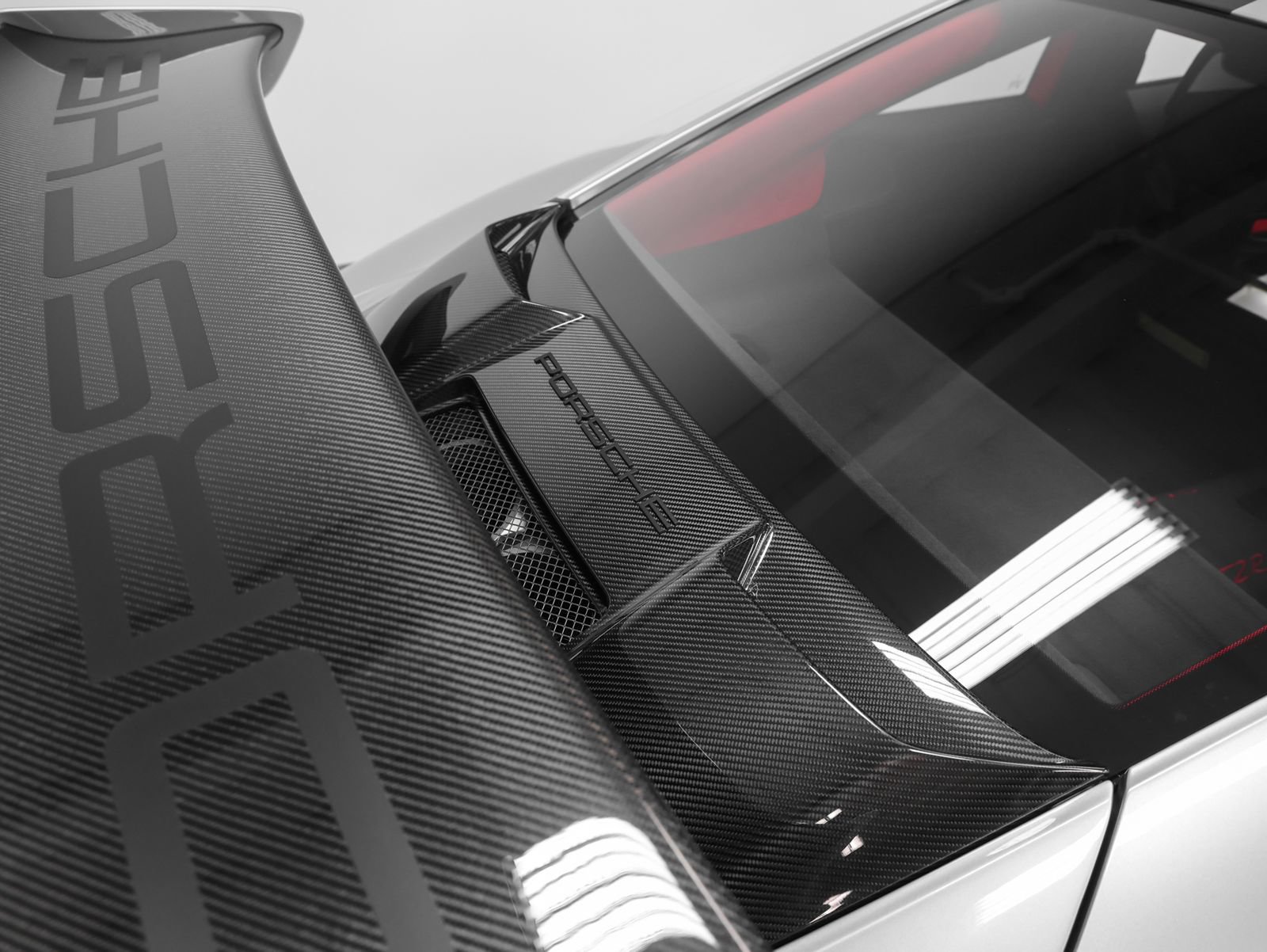 Certified 2018 Porsche 911 GT2 RS RWD image 19