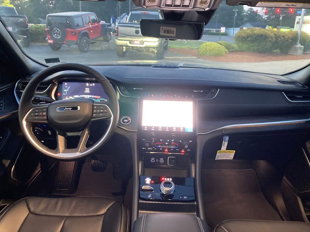 New 2024 Jeep Grand Cherokee Limited 4xe w/ Luxury Tech Group II image 21