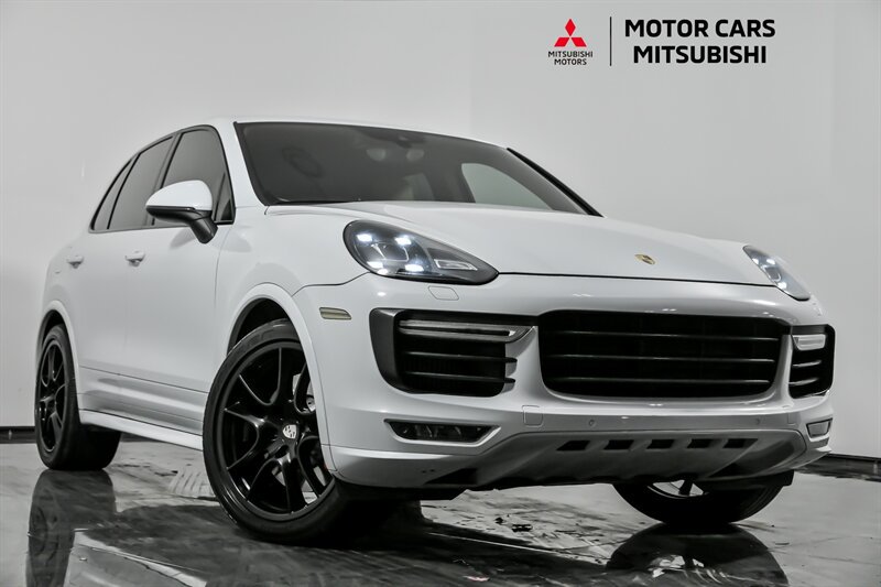 Used 2016 Porsche Cayenne GTS AWD/4WD image 1