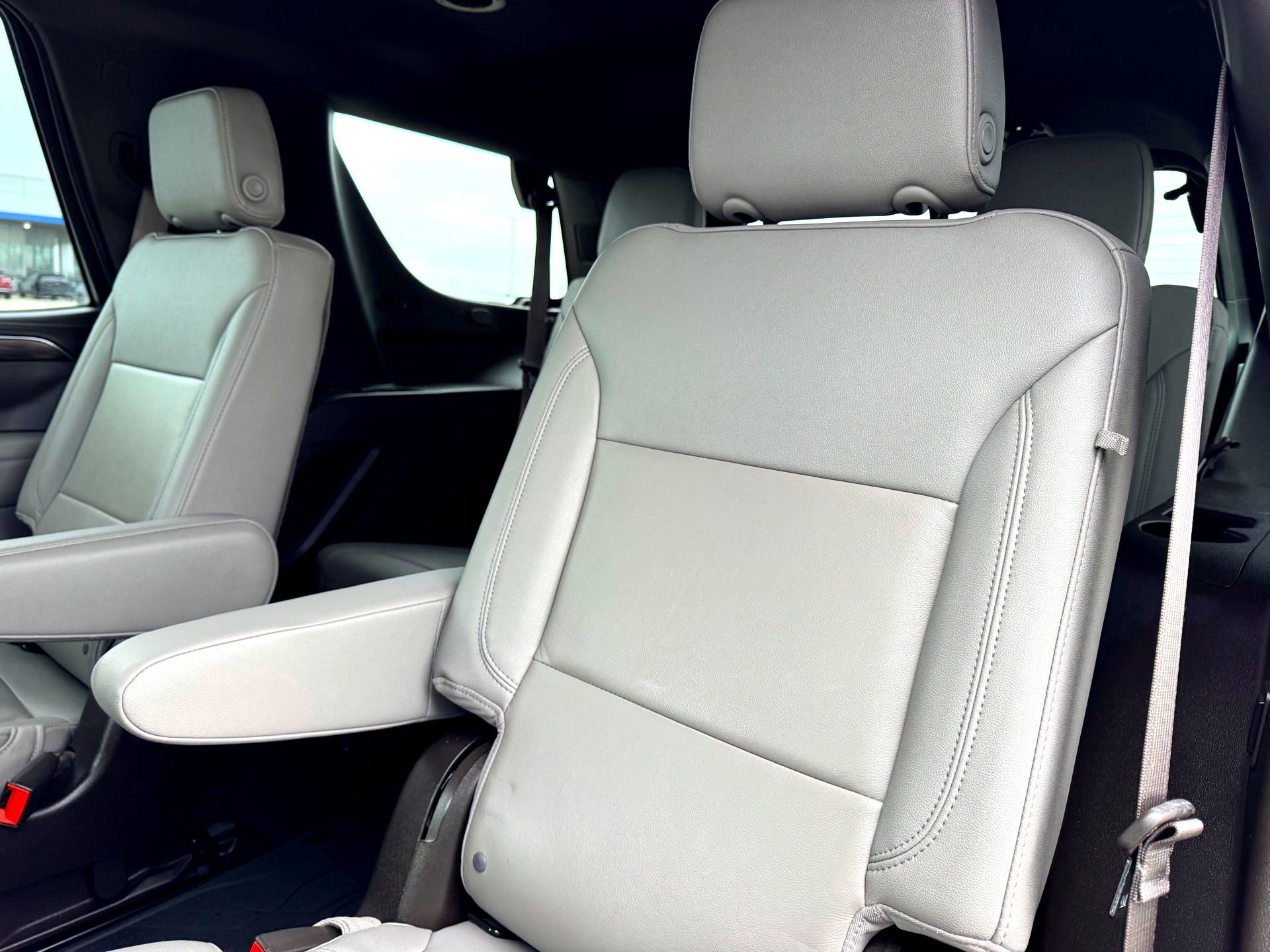 Used 2022 Chevrolet Tahoe LT w/ Luxury Package image 18